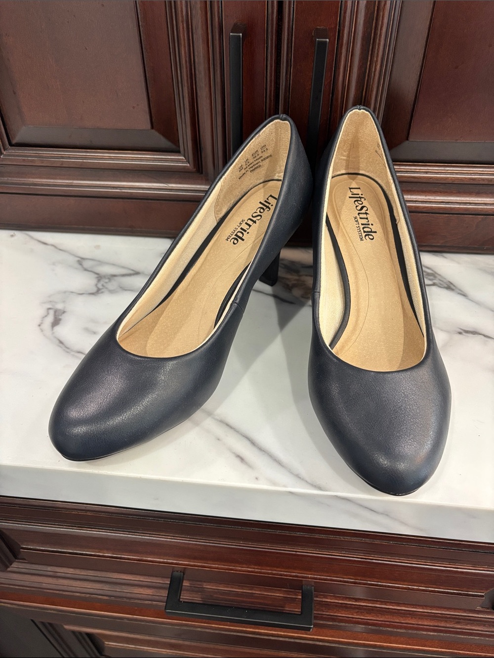 Life Stride Navy Classic Low Heel Pumps